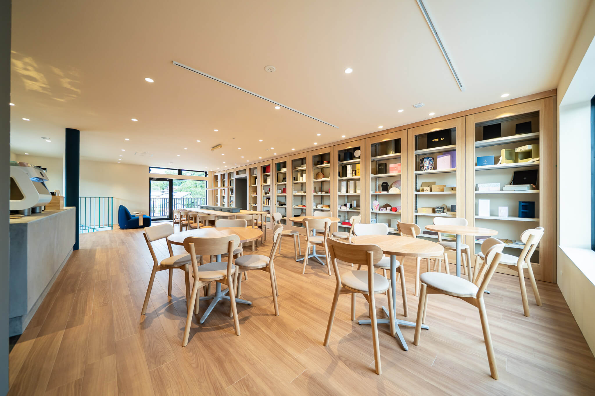 そとがわとなかみ カフェ