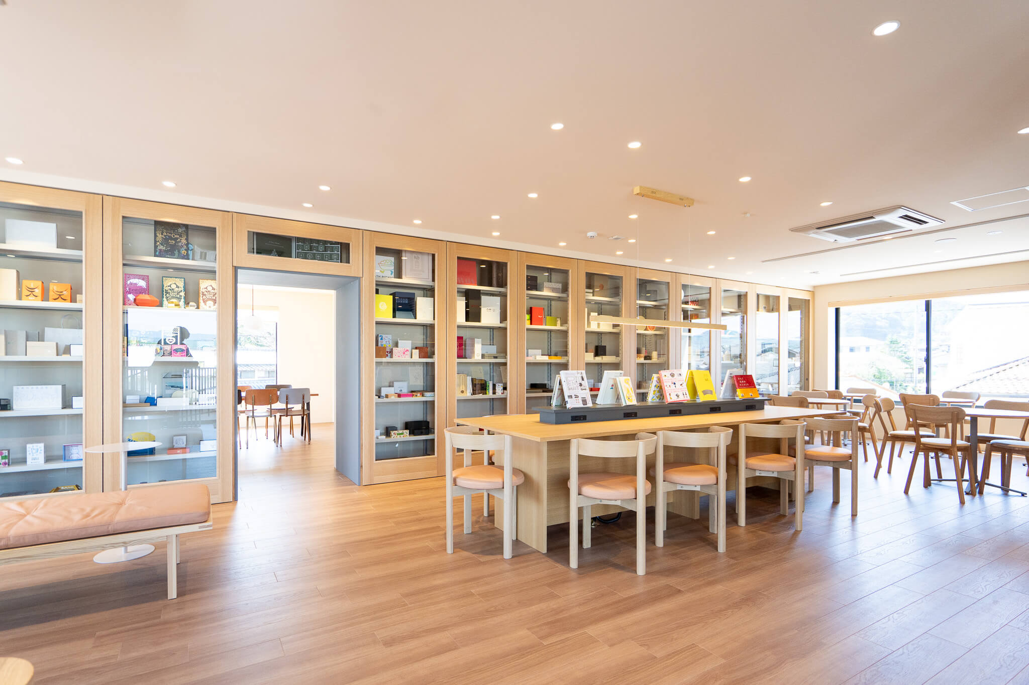 そとがわとなかみ カフェ